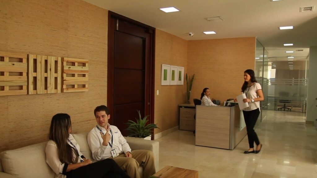 Certificaciones internacionales obtenidas por Banasan S.A.S, respaldando sus altos estándares en sostenibilidad, calidad y bioseguridad en la producción de banano.